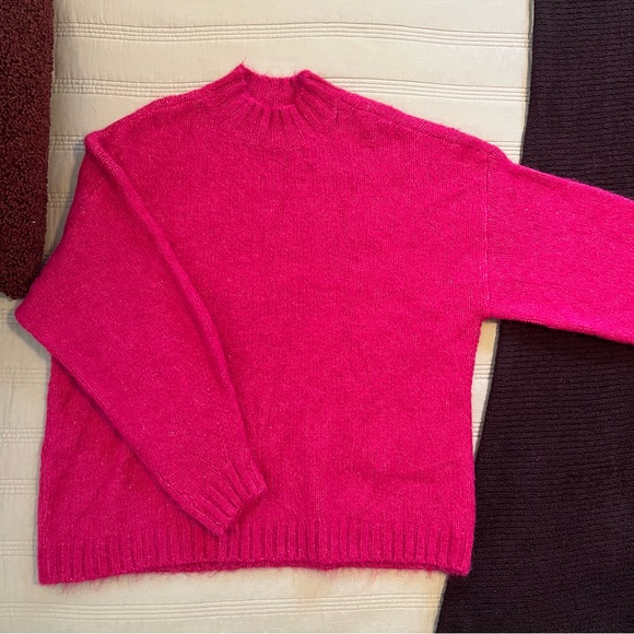 Pistola Carlen Oversized Fuschia Sweater Cozy - Picture 3 of 7